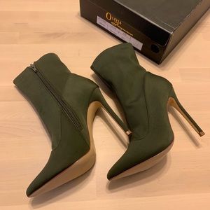 Olivia Ferguson Olive Green Sock Heel